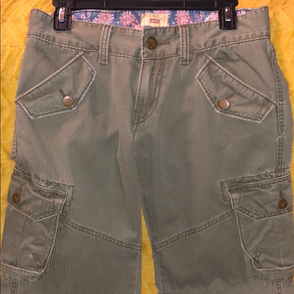 Levi's Denim - BRAND NEW OLIVE GREEN LEVIS JEANS SIZE 7